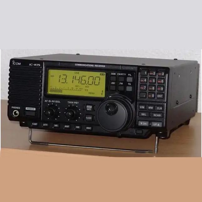 Icom IC-R75 (1)