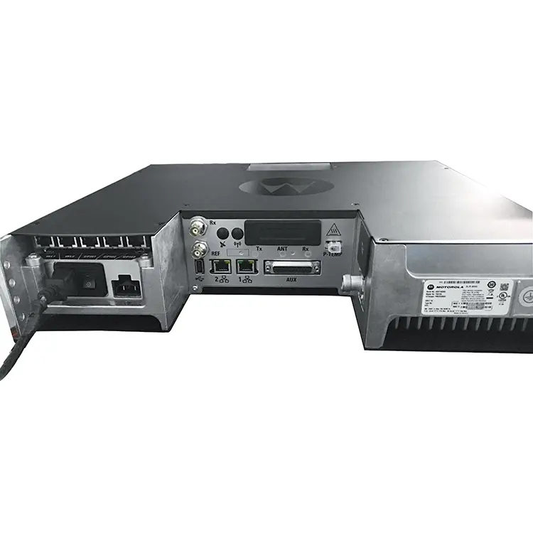 Motorola SLR8000 Digital Trunking Repeater (3)8ub